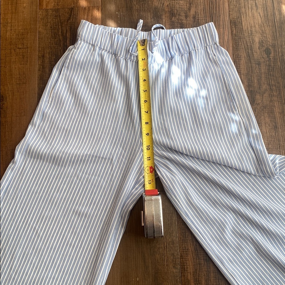 H&M Blue Striped and Floral Tan Capris - Picture 8 of 16